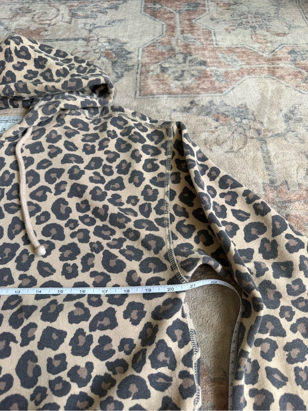 Abercrombie & Fitch Leopard Print Cropped Hoodie - Taupe & Black - Picture 4 of 7